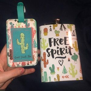 Flask and luggage tag set
